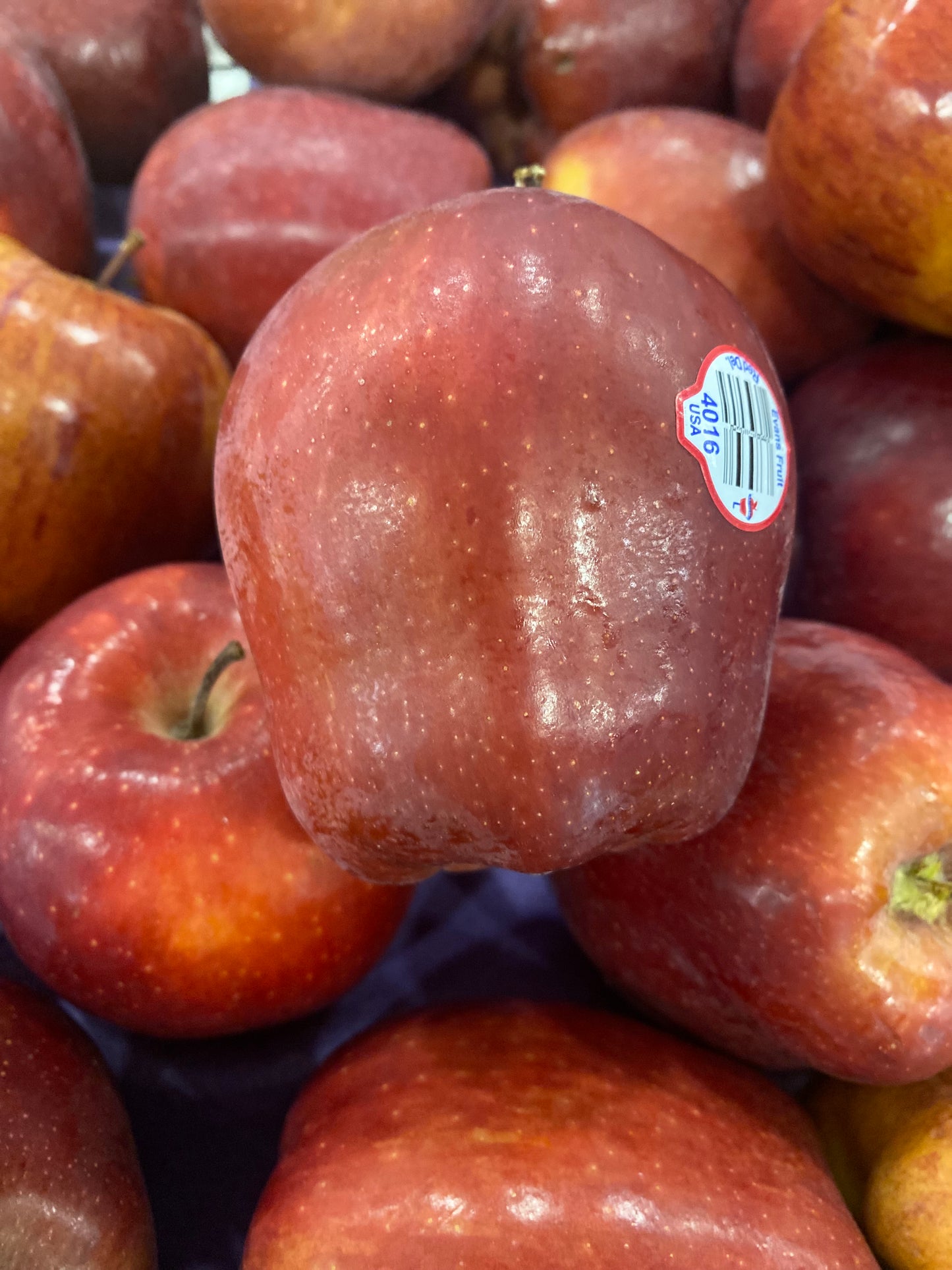 Red Delicious Apples ($1.50 / LB)